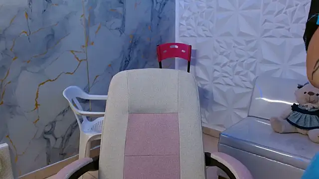 andy dan18 online show from April 1, 2026, 8:28 pm