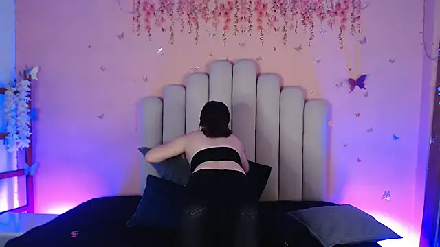 Sweetlu gh online show from October 11, 2025, 7:23 pm