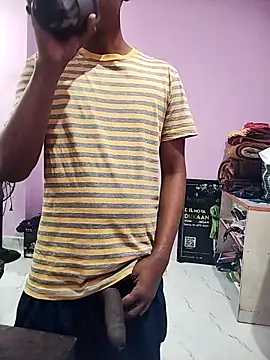 PLAYBOYYRAAJ online show from November 28, 2025, 2:20 pm