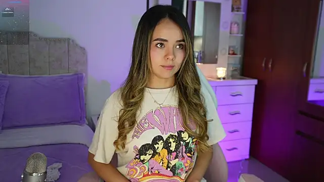 Hannah-Rose online show from April 1, 2026, 1:50 am