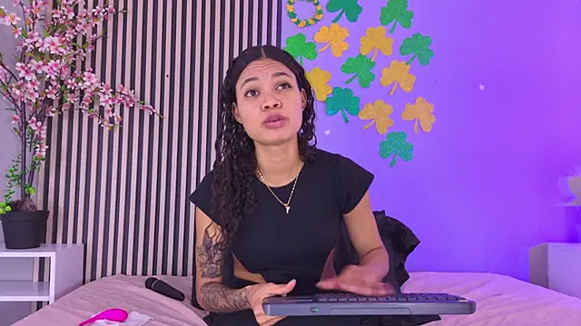 GysellHanson online show from March 24, 2026, 11:37 am