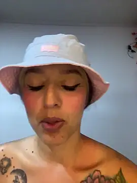 Snapshot of BlueStoneX chatting on November 6, 2025, 6:58 am BlueStoneX online show from November 6, 2025, 6:58 am