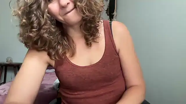 leahsparkles online show from September 30, 2025, 2:00 pm