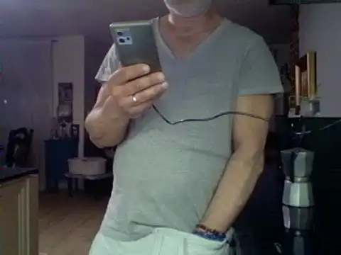 Snapshot of kevincumporn chatting on March 1, 2025, 4:15 am kevincumporn online show from March 1, 2025, 4:15 am
