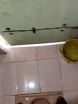 Snapshot of Guru2 chatting on January 26, 2025, 5:23 am Guru2 online show from January 26, 2025, 5:23 am