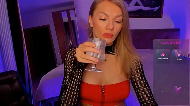 Oliva Candy online show from March 27, 2026, 6:40 pm