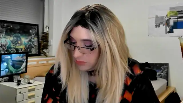 DYasmin69 online show from February 15, 2025, 11:36 pm