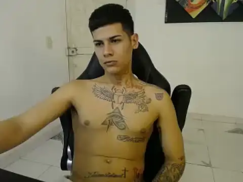 Snapshot of Clyde019 chatting on January 30, 2025, 4:55 pm Clyde019 online show from January 30, 2025, 4:55 pm