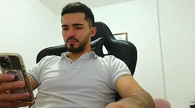 Massimoo 07 online show from December 21, 2024, 9:15 pm