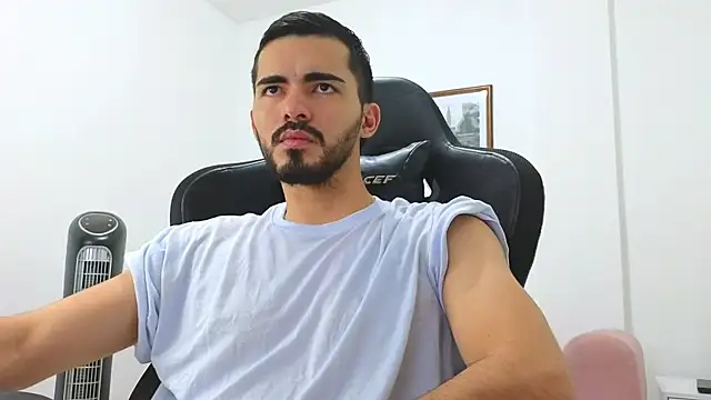 Massimoo 07 online show from December 30, 2024, 10:34 pm