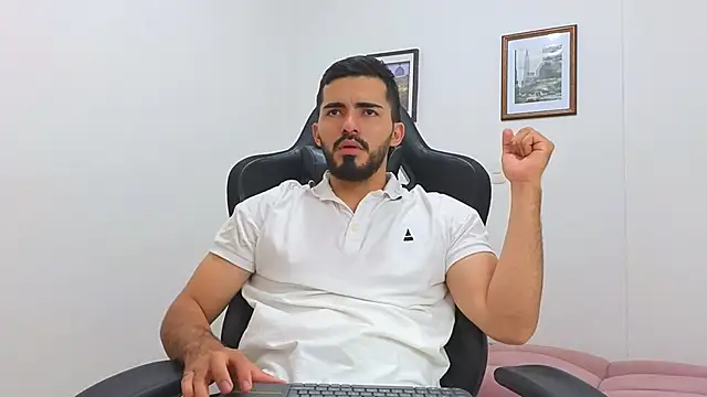 Massimoo 07 online show from February 7, 2025, 7:17 pm