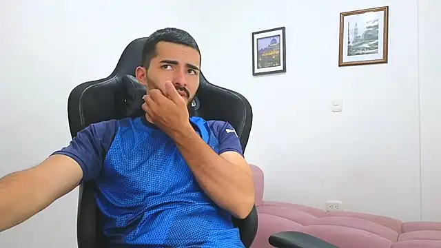 Massimoo 07 online show from March 13, 2025, 9:37 pm