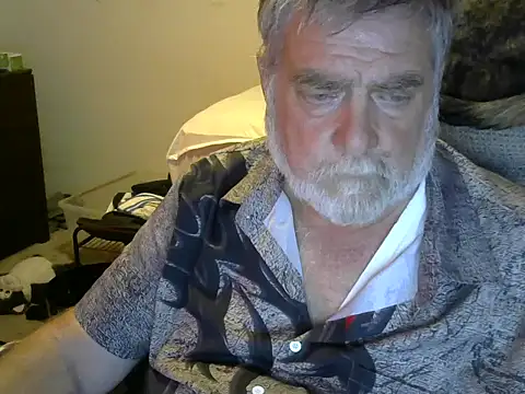 Snapshot of viejo_oso chatting on September 19, 2025, 2:24 am viejo oso online show from September 19, 2025, 2:24 am