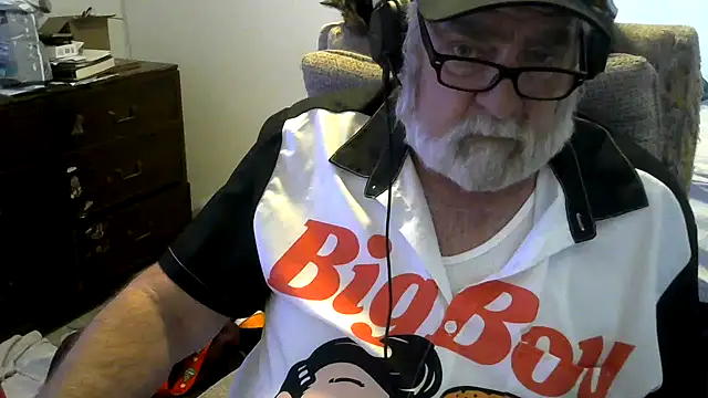 viejo oso online show from December 21, 2025, 8:16 pm