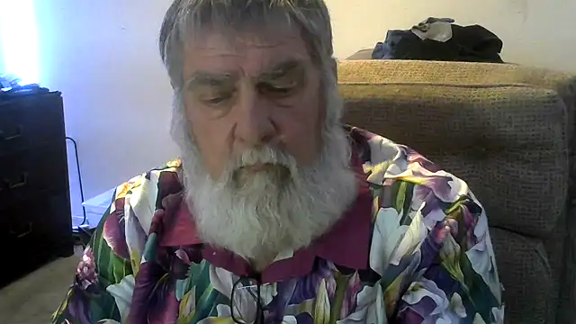 viejo oso online show from May 9, 2026, 6:18 am