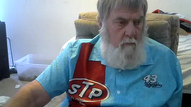 viejo oso online show from June 7, 2026, 5:55 am