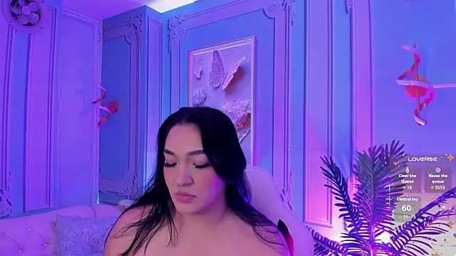 stefany duque1  online show from November 11, 2025, 2:33 am