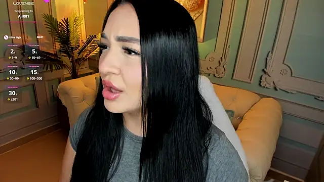 stefany duque1  online show from December 23, 2025, 2:53 am