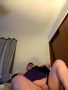 Luciouslouise72xh online show from September 13, 2025, 10:37 am