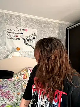 Snapshot of Sabrina_shells chatting on October 1, 2025, 10:32 am Sabrina shells online show from October 1, 2025, 10:32 am