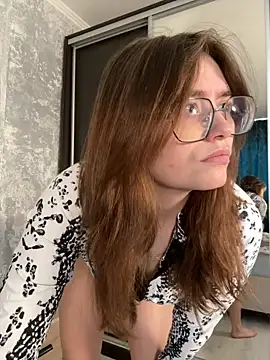 Snapshot of Sabrina_shells chatting on October 3, 2025, 10:34 am Sabrina shells online show from October 3, 2025, 10:34 am