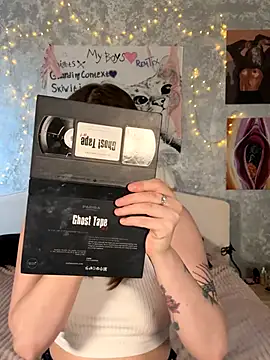 Snapshot of Sabrina_shells chatting on October 12, 2025, 10:47 am Sabrina shells online show from October 12, 2025, 10:47 am