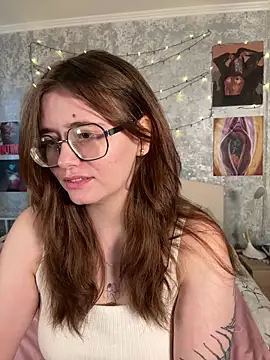 Snapshot of Sabrina_shells chatting on November 14, 2025, 10:58 am Sabrina shells online show from November 14, 2025, 10:58 am