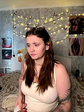 Snapshot of Sabrina_shells chatting on December 21, 2025, 9:27 am Sabrina shells online show from December 21, 2025, 9:27 am