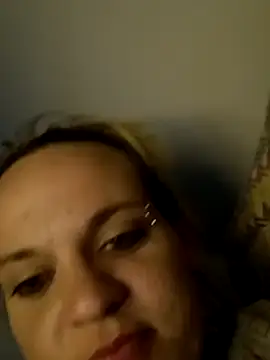 cloudy couple444 online show from December 22, 2024, 2:16 pm