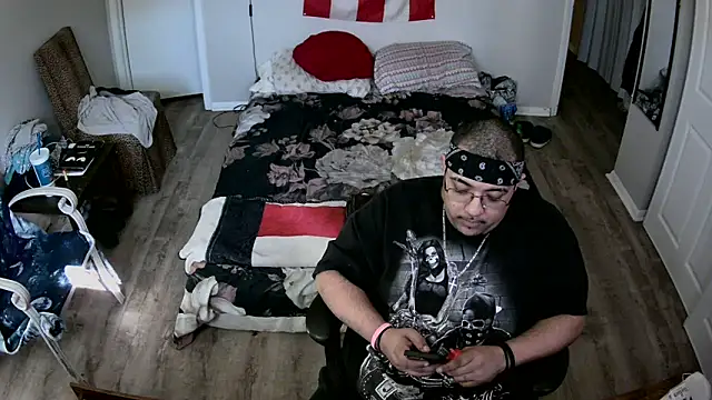 cloudy couple444 online show from February 28, 2025, 8:18 pm