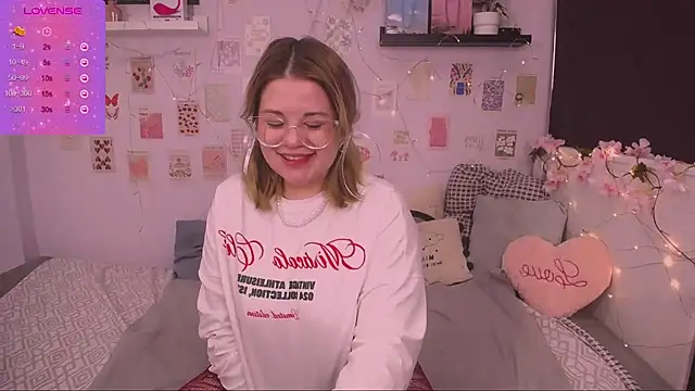 Snapshot of TessPleasure chatting on January 2, 2025, 5:57 am TessPleasure online show from January 2, 2025, 5:57 am