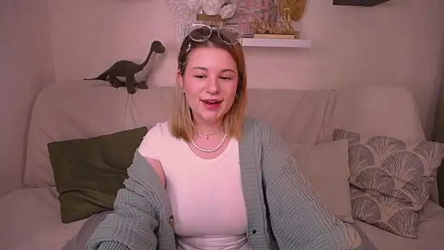 Snapshot of TessPleasure chatting on January 22, 2025, 6:31 am TessPleasure online show from January 22, 2025, 6:31 am