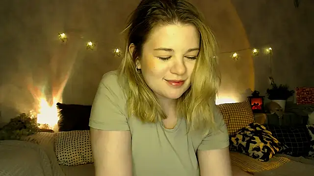 Snapshot of TessPleasure chatting on March 10, 2025, 1:54 pm TessPleasure online show from March 10, 2025, 1:54 pm