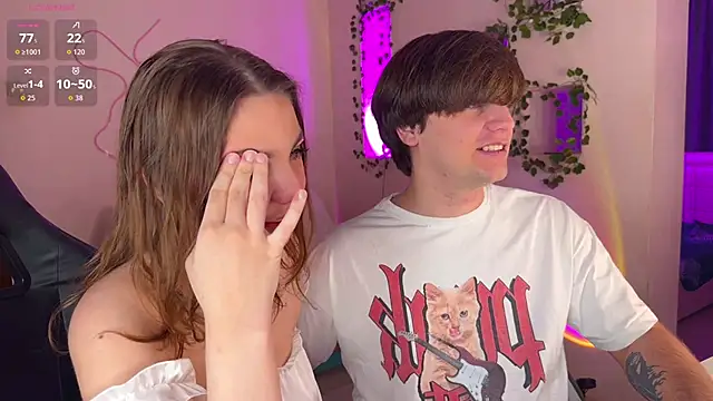 RobertAndLinela online show from November 28, 2025, 1:19 am