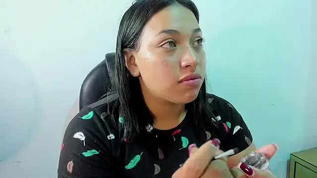 IsabellRodriguez18 online show from May 27, 2026, 3:25 am