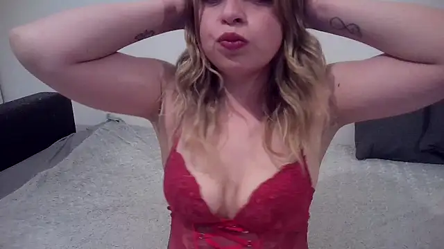 Sweet bluegirl24 online show from March 21, 2025, 9:56 pm