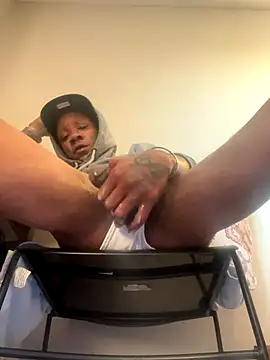 Snapshot of RicanDick4u chatting on December 19, 2025, 2:02 pm RicanDick4u online show from December 19, 2025, 2:02 pm