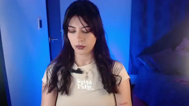 nala-saphir online show from November 27, 2025, 5:42 am