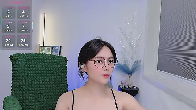 Natasha2025 online show from November 20, 2025, 1:11 pm