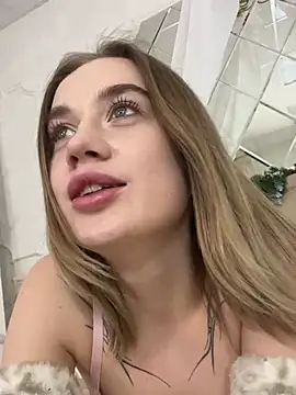 KiraMyers online show from January 14, 2025, 3:04 pm