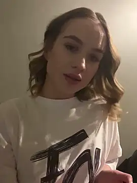 KiraMyers online show from January 26, 2025, 7:42 am