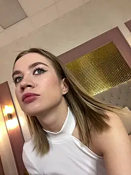 KiraMyers online show from January 28, 2025, 4:29 am