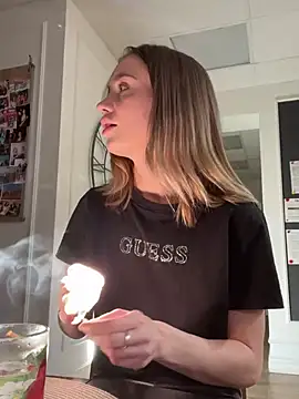 KiraMyers online show from March 9, 2025, 10:30 am