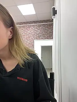 KiraMyers online show from March 11, 2025, 4:21 am