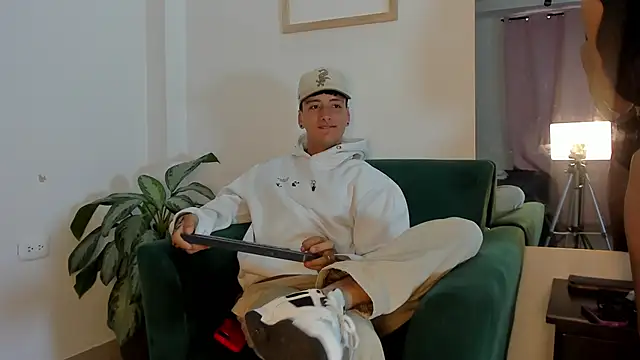 two milkyway online show from November 20, 2025, 12:49 pm