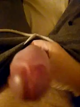 Snapshot of MaxiFabry chatting on September 23, 2025, 8:01 pm MaxiFabry online show from September 23, 2025, 8:01 pm