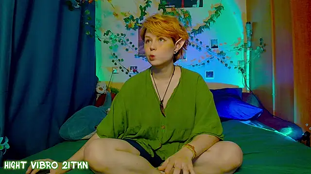 TrickyKitsune online show from September 25, 2025, 12:53 pm