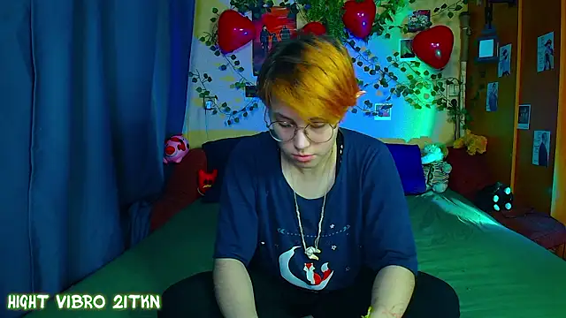 TrickyKitsune online show from March 5, 2026, 3:19 pm