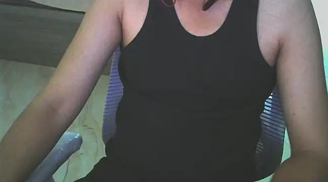 Snapshot of thewhitedickboyx1 chatting on February 9, 2025, 8:33 am thewhitedickboyx1 online show from February 9, 2025, 8:33 am