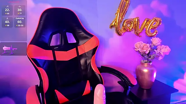 Snapshot of LunaPleasure chatting on February 14, 2025, 1:56 am LunaPleasure online show from February 14, 2025, 1:56 am